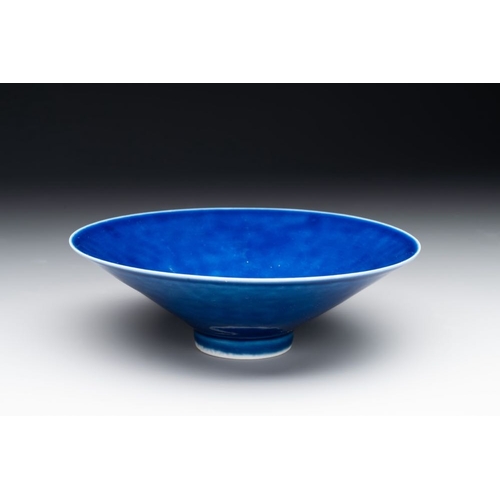 418 - A Chinese blue monochrome bowl, Guangxu mark and of the periodDia.: 13,4 cm - H.: 4,3 cmThe absence ... 