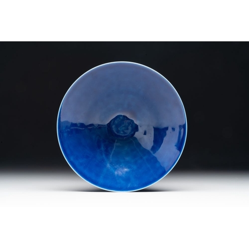 418 - A Chinese blue monochrome bowl, Guangxu mark and of the periodDia.: 13,4 cm - H.: 4,3 cmThe absence ... 