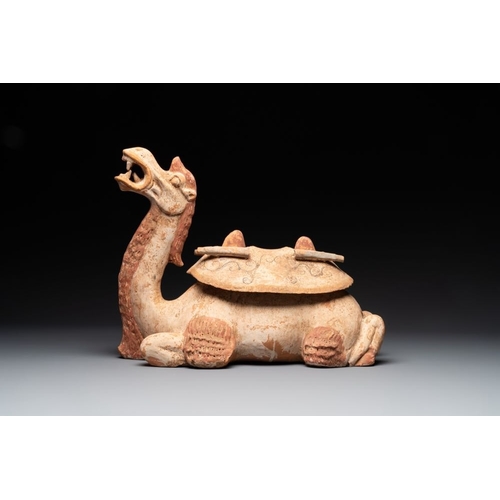 441 - A pair of Chinese polychrome-painted terracotta camels with saddles, TangL.: 55,5 cm - H.: 43,5 cm (... 