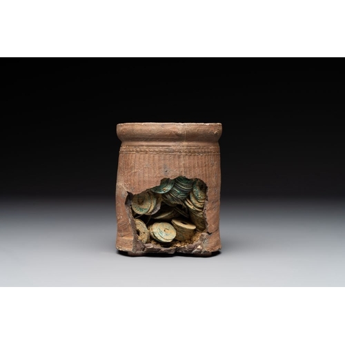 445 - A varied collection of archaeological objects, China and Thailand, Qing and earlierH.: 21,9 cm (the ... 