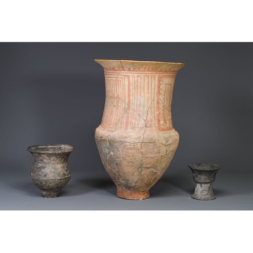 454 - Three Ban Chiang culture pottery jars, Thailand, 7/4th C. B.C.Dia.: 52,2 cm - H.: 78 cm (the largest... 