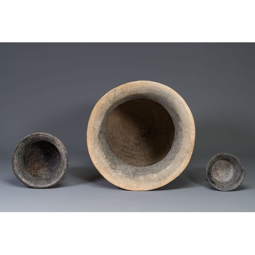 454 - Three Ban Chiang culture pottery jars, Thailand, 7/4th C. B.C.Dia.: 52,2 cm - H.: 78 cm (the largest... 