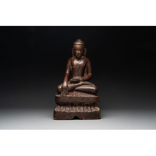 458 - A Burmese lacquered and gilt wooden Buddha, 17/18th C.H.: 65 cmThe absence of a condition report doe... 