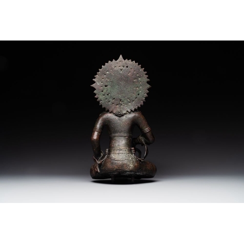 460 - An Indonesian bronze sculpture of Bodhisattva, Majapahit, East Java, 14th C.H.: 36,5 cm - L.: 19,7 c... 