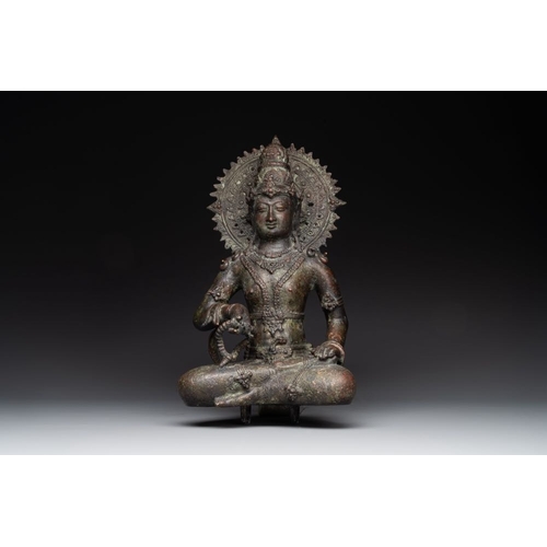 460 - An Indonesian bronze sculpture of Bodhisattva, Majapahit, East Java, 14th C.H.: 36,5 cm - L.: 19,7 c... 