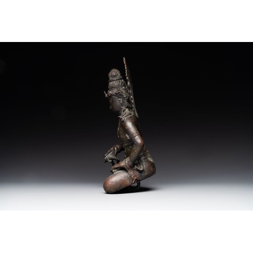 460 - An Indonesian bronze sculpture of Bodhisattva, Majapahit, East Java, 14th C.H.: 36,5 cm - L.: 19,7 c... 