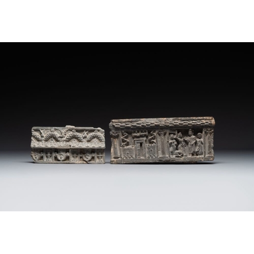 470 - Five Gandhara grey schist frieze fragments with narrative design, 1/5th C.H.: 13,3 cm - L.: 30,2 cm ... 