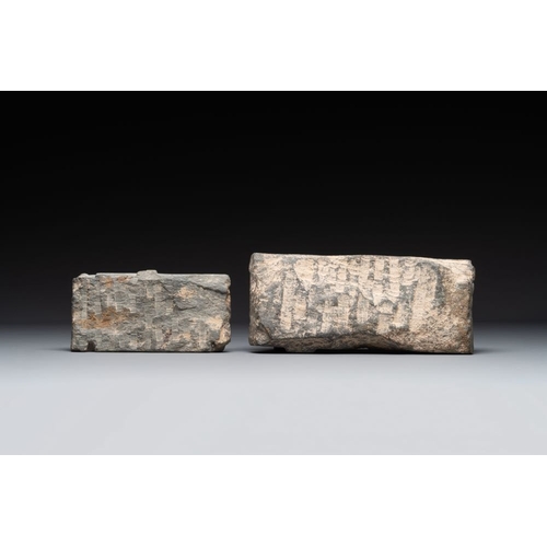 470 - Five Gandhara grey schist frieze fragments with narrative design, 1/5th C.H.: 13,3 cm - L.: 30,2 cm ... 