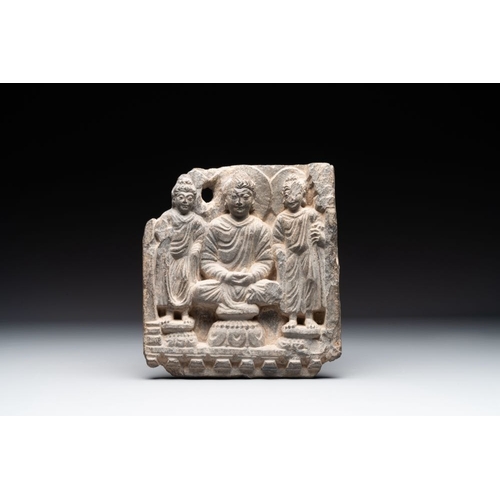 473 - Four Gandhara grey schist fragments with Buddha and Bodhisattva, 1st/3rd C.H.: 26 cm - L.: 23,5 cm (... 