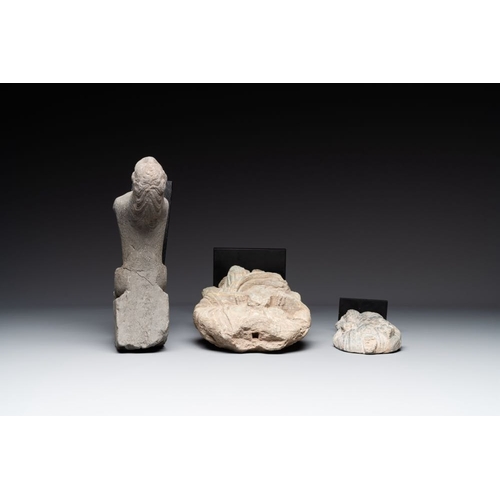 476 - Two Gandhara grey schist torsos of Buddha and a tiger sculpture, 1st/3rd C.Dim.: 17,3 x 18,4 cm (the... 