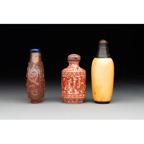 501 - A group of six various Chinese snuff bottles, 19/20th C.H.: 7,3 cm (the tallest incl. stopper)H.: 5,... 