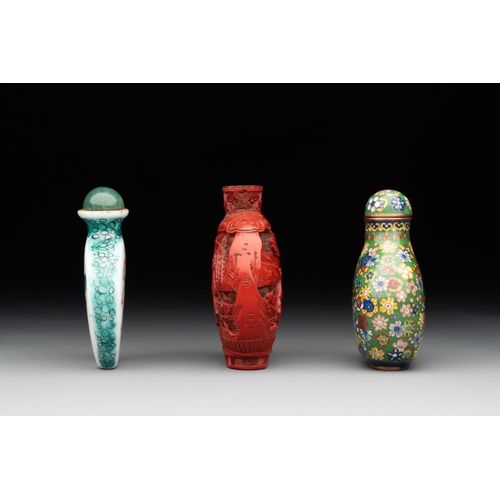 501 - A group of six various Chinese snuff bottles, 19/20th C.H.: 7,3 cm (the tallest incl. stopper)H.: 5,... 