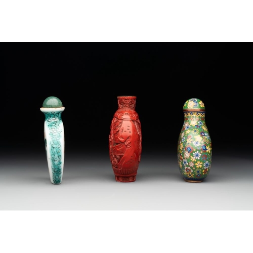 501 - A group of six various Chinese snuff bottles, 19/20th C.H.: 7,3 cm (the tallest incl. stopper)H.: 5,... 