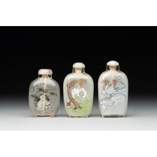 505 - Six Chinese inside-painted glass snuff bottles, 20th C.H.: 8,7 cm (the tallest incl. stopper)H.: 6,6... 