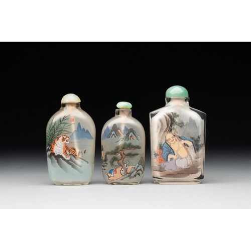 505 - Six Chinese inside-painted glass snuff bottles, 20th C.H.: 8,7 cm (the tallest incl. stopper)H.: 6,6... 