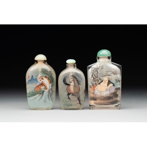 505 - Six Chinese inside-painted glass snuff bottles, 20th C.H.: 8,7 cm (the tallest incl. stopper)H.: 6,6... 