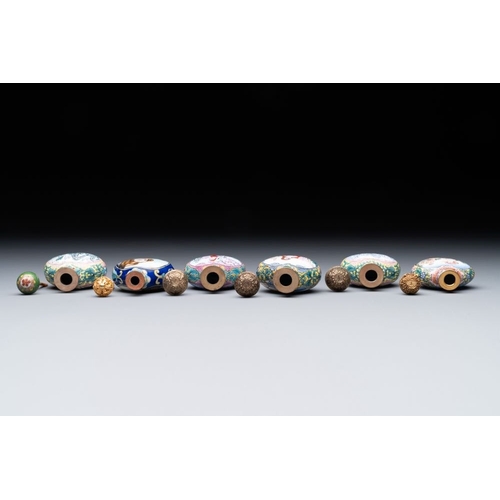 507 - Six Chinese Peking enamel snuff bottles with European design, Qianlong mark, 19/20th C.H.: 6 cm (the... 