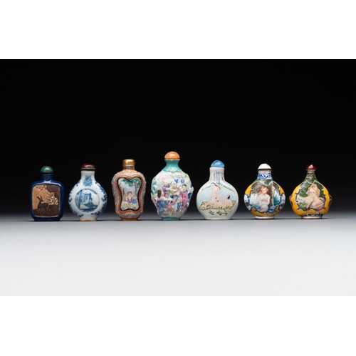 510 - Seven various Chinese snuff bottles, Qianlong mark, 19/20th C.H.: 8 cm (the tallest incl. stopper)H.... 