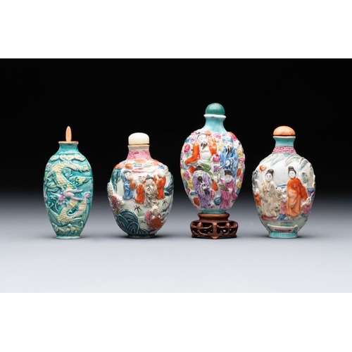 511 - Eight Chinese moulded famille rose snuff bottles, Qianlong mark, 19th C.H.: 10,5 cm (the tallest inc... 