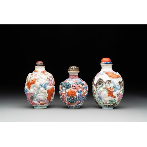 513 - Six Chinese moulded famille rose snuff bottles, Qianlong mark, 19th C.H.: 9,5 cm (the tallest incl. ... 