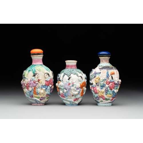 513 - Six Chinese moulded famille rose snuff bottles, Qianlong mark, 19th C.H.: 9,5 cm (the tallest incl. ... 