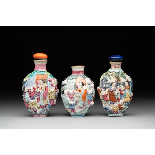 513 - Six Chinese moulded famille rose snuff bottles, Qianlong mark, 19th C.H.: 9,5 cm (the tallest incl. ... 