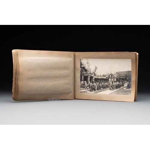 555 - A photo album 'FÃªte du quarantenaire de S. M. KHAI-DINH empereur d'Annam', dated Oct. 1924Dim.: 22 ... 