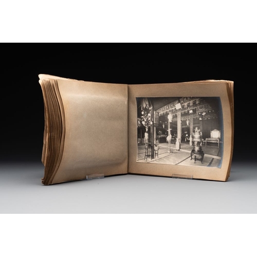 555 - A photo album 'FÃªte du quarantenaire de S. M. KHAI-DINH empereur d'Annam', dated Oct. 1924Dim.: 22 ... 