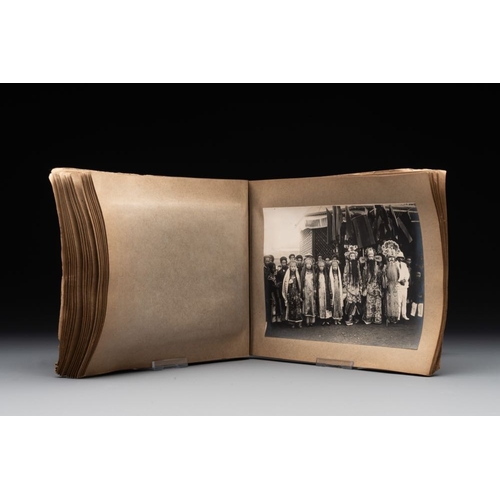 555 - A photo album 'FÃªte du quarantenaire de S. M. KHAI-DINH empereur d'Annam', dated Oct. 1924Dim.: 22 ... 