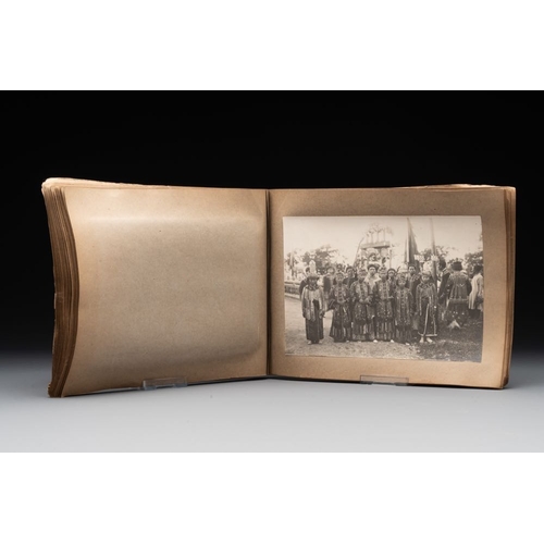 555 - A photo album 'FÃªte du quarantenaire de S. M. KHAI-DINH empereur d'Annam', dated Oct. 1924Dim.: 22 ... 