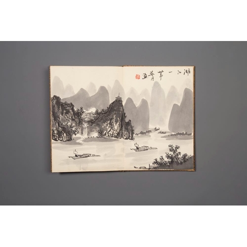 594 - Three Chinese albums: Xu Beihong (1895-1953), Bada Shanren å«å¤§äºº(1626-1705) and anonymous, ink a... 