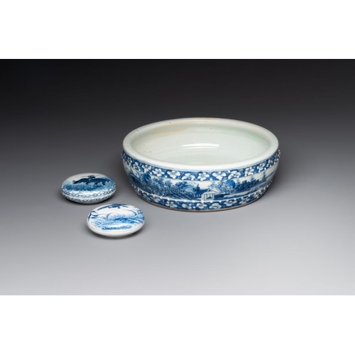 768 - A Chinese blue and white brush washer and two seal paste boxes and covers, Qianlong mark, 19th C.Dia... 