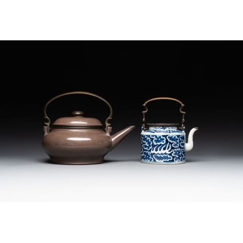 773 - A Chinese polished purple Yixing stoneware covered teapot for the Thai market and a blue and white c... 