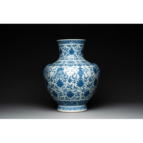 775 - A large Chinese blue and white 'hu' 'bajixiang' vase, Yongzheng mark, 19/20th C.H.: 58,5 cmThe absen... 