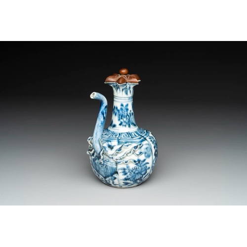 840 - A fine Chinese blue and white 'pomegranate' kendi and a wooden cover, WanliH.: 18,5 cm (incl. cover)... 