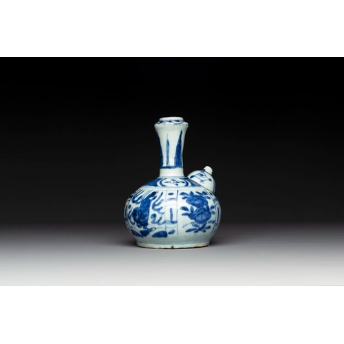 841 - A Chinese blue and white kendi with floral design, WanliH.: 19 cmThe absence of a condition report d... 