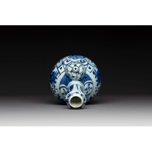 841 - A Chinese blue and white kendi with floral design, WanliH.: 19 cmThe absence of a condition report d... 