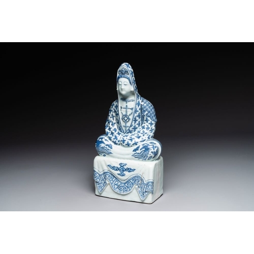 843 - An exceptional Chinese blue and white porcelain figure of Guanyin, WanliH.: 41 cm
 Provenance: - An ... 