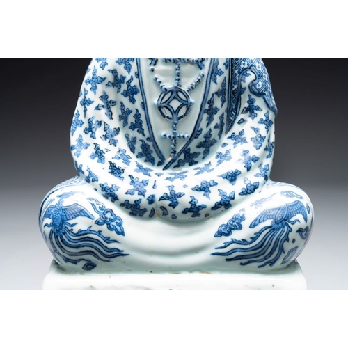 843 - An exceptional Chinese blue and white porcelain figure of Guanyin, WanliH.: 41 cm
 Provenance: - An ... 