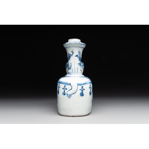 844 - A Chinese blue and white 'elephant' kendi, WanliL.: 19,1 cm - H.: 22,8 cmThe absence of a condition ... 