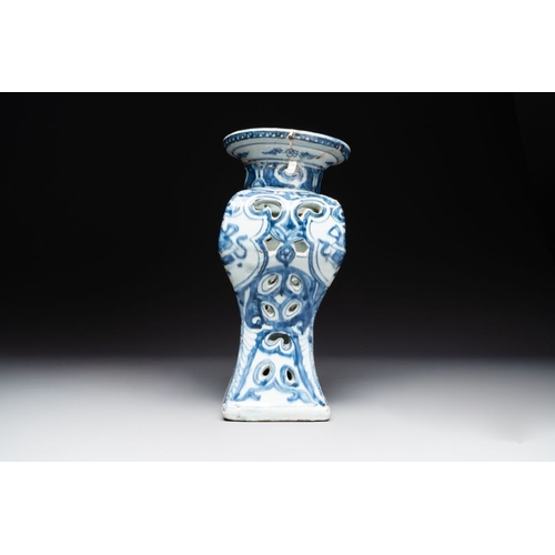 846 - A rare Chinese blue and white openworked incense burner, MingH.: 34 cm The absence of a condition re... 