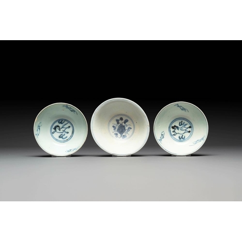 850 - A collection of ten Chinese blue and white bowls, MingDia.: 22 cm - H.: 9,8 cm (the largest bowl)Dia... 