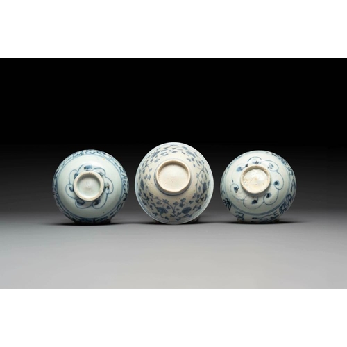 850 - A collection of ten Chinese blue and white bowls, MingDia.: 22 cm - H.: 9,8 cm (the largest bowl)Dia... 