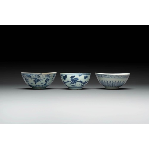 850 - A collection of ten Chinese blue and white bowls, MingDia.: 22 cm - H.: 9,8 cm (the largest bowl)Dia... 