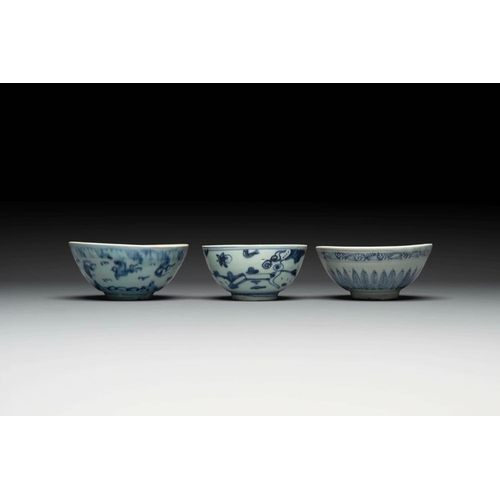 850 - A collection of ten Chinese blue and white bowls, MingDia.: 22 cm - H.: 9,8 cm (the largest bowl)Dia... 