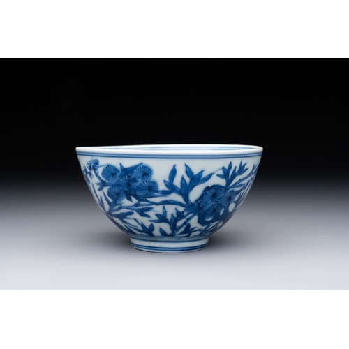 879 - A Chinese blue and white 'Three friends of winter' bowl, Jiajing mark, KangxiDia.: 11,5 cm - H.: 6 c... 