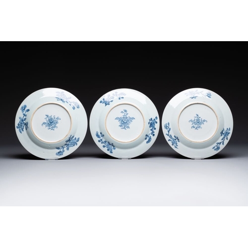 918 - Six Chinese blue and white 'Xi Xiang Ji' plates, QianlongDia.: 23 cm The absence of a condition repo... 