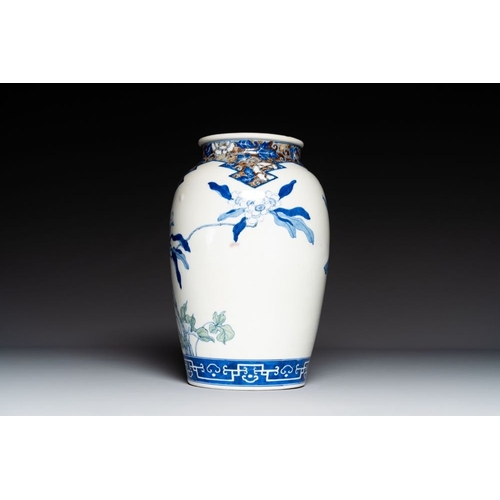 927 - A fine Japanese blue, white and copper-red vase, Kato Shigeju mark, 19th C.H.: 37 cm The absence of ... 