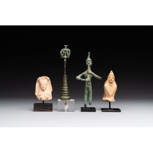 958 - A group of seven bronze and pottery objects, Syria, Persia, and Luristan, 3rd C. and earlierH.: 6,7 ... 