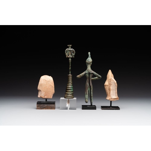 958 - A group of seven bronze and pottery objects, Syria, Persia, and Luristan, 3rd C. and earlierH.: 6,7 ... 